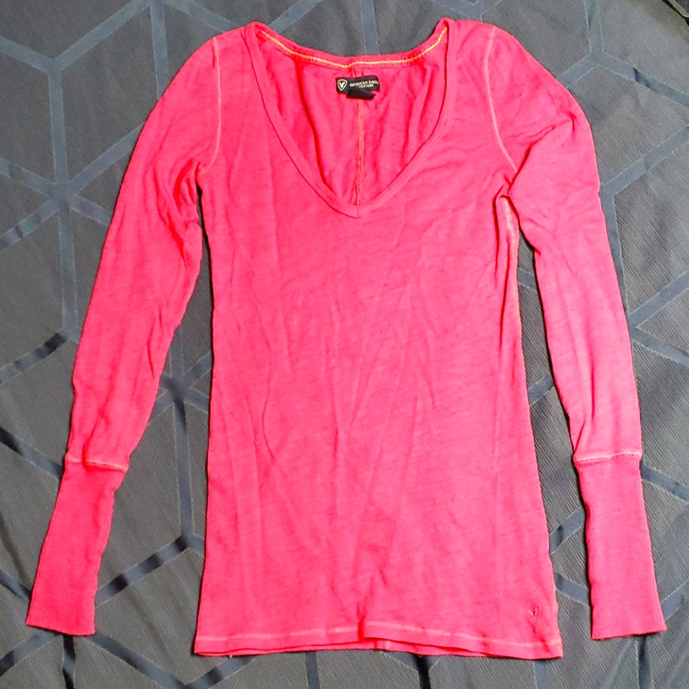 American Eagle Long Sleeve V-neck Shirt